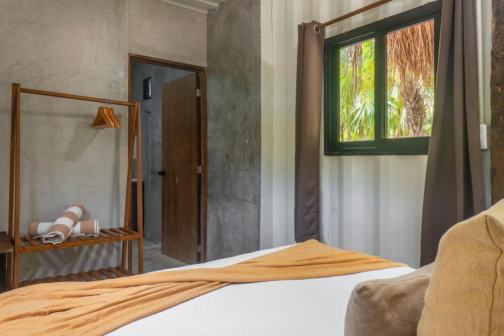 Pal Mar Glamtainer Hotel *