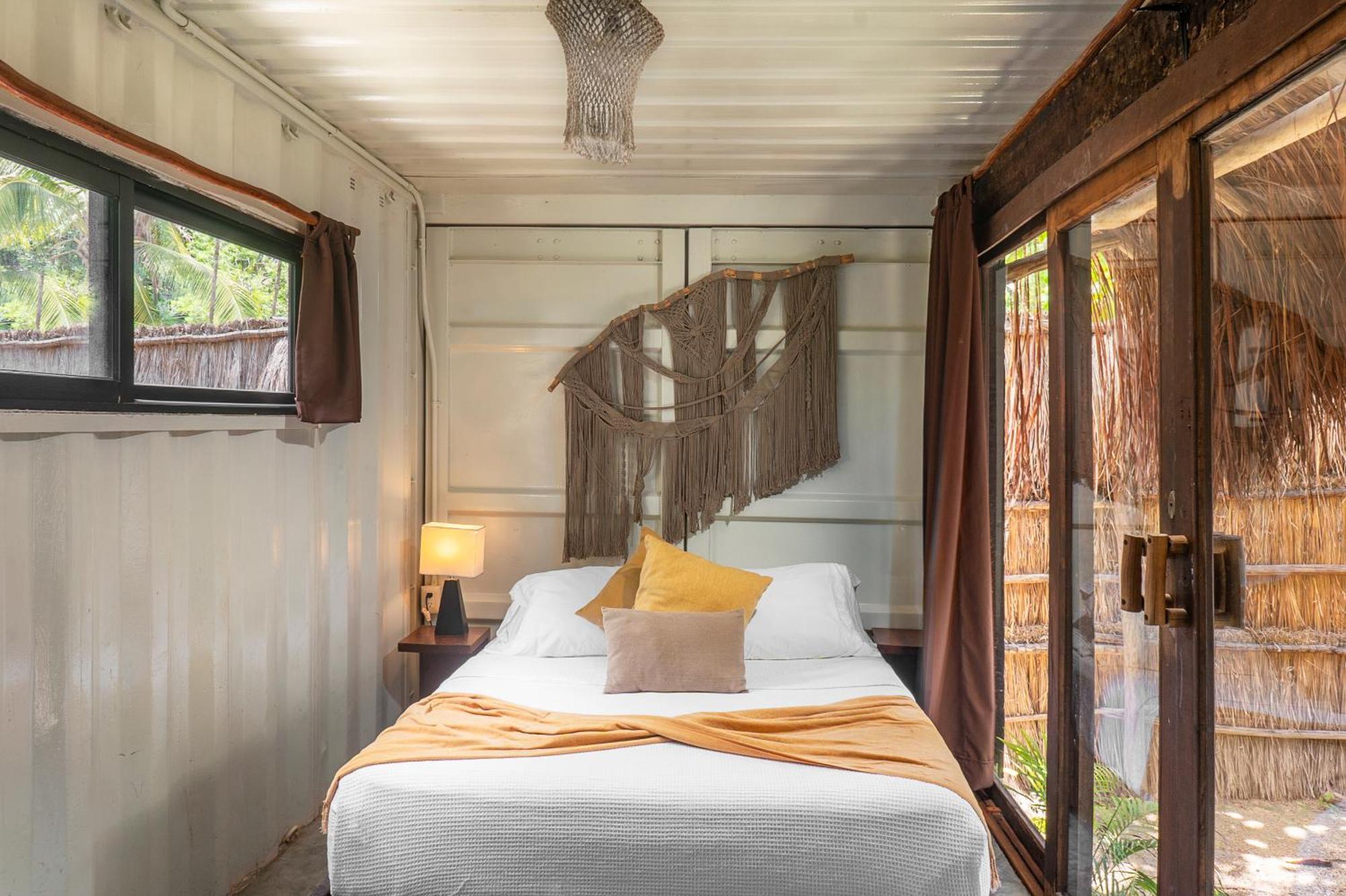 Pal Mar Glamtainer Hotel Tulum