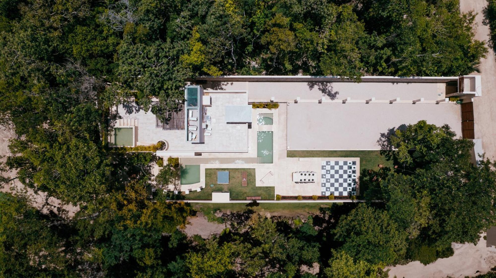 Luxury Large Villa/2 Pools/ Jacuzzi/rooftop/cenote View * Tulum