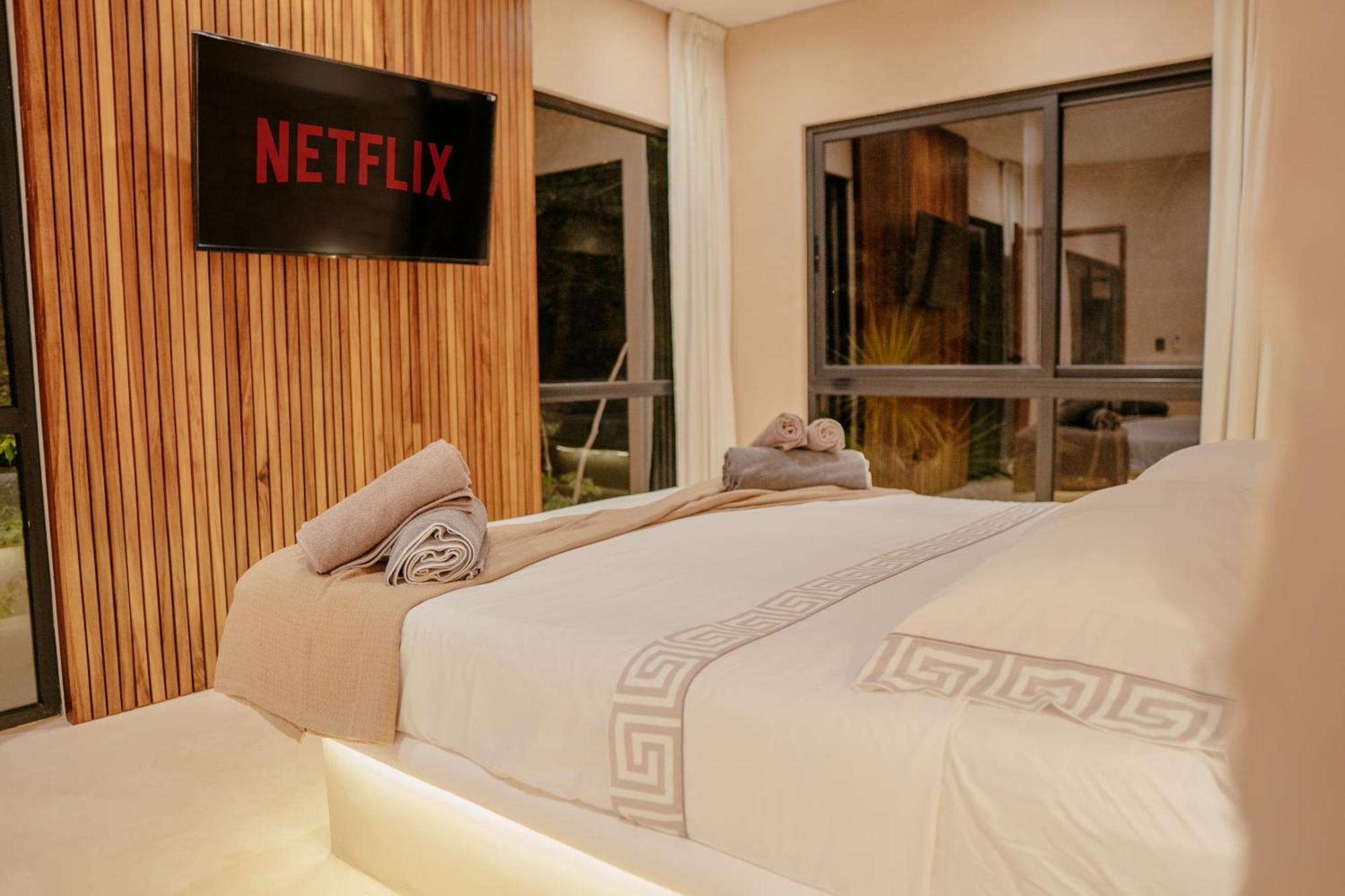 Luxury Large Villa/2 Pools/ Jacuzzi/rooftop/cenote View * Tulum