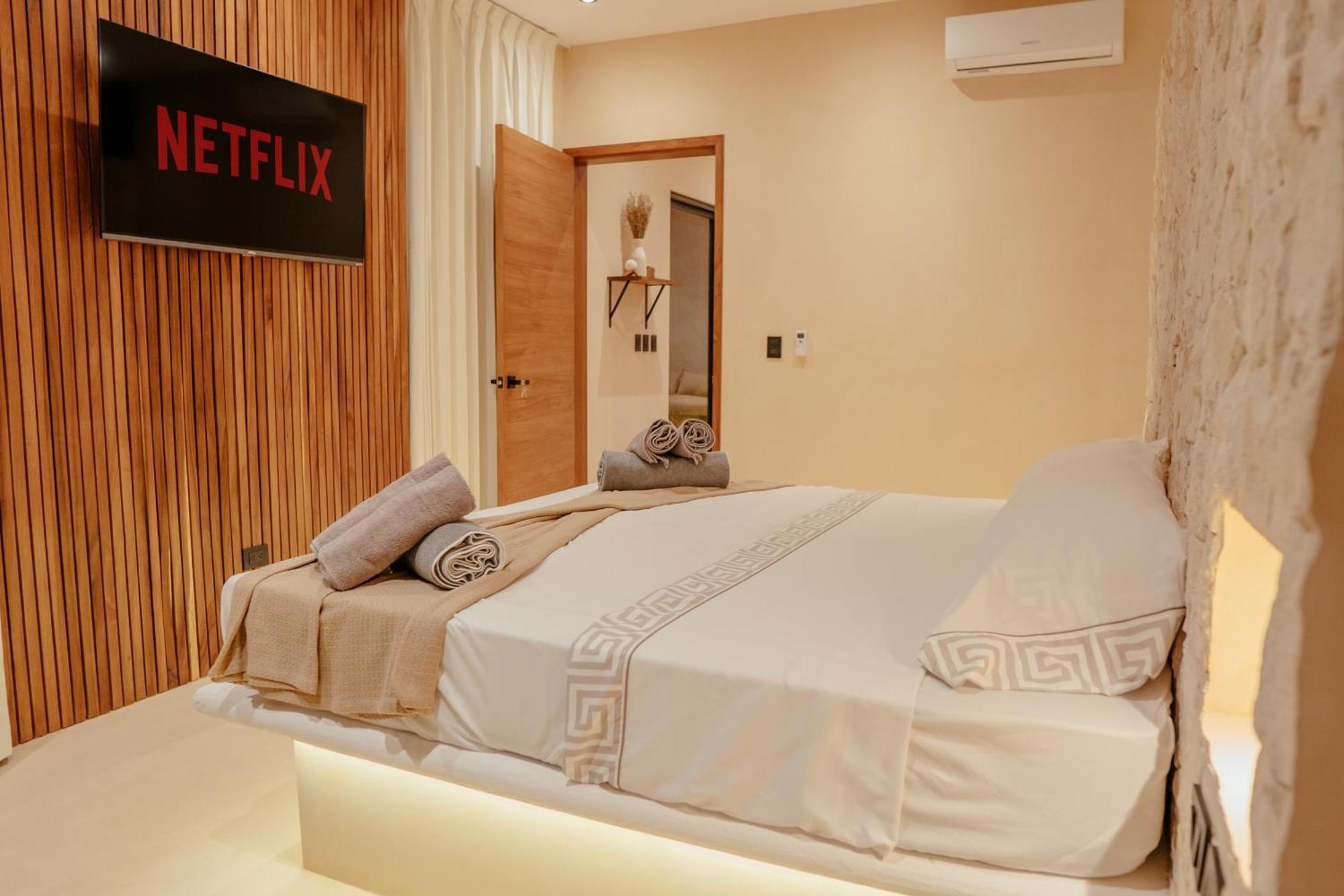 Luxury Large Villa/2 Pools/ Jacuzzi/rooftop/cenote View *