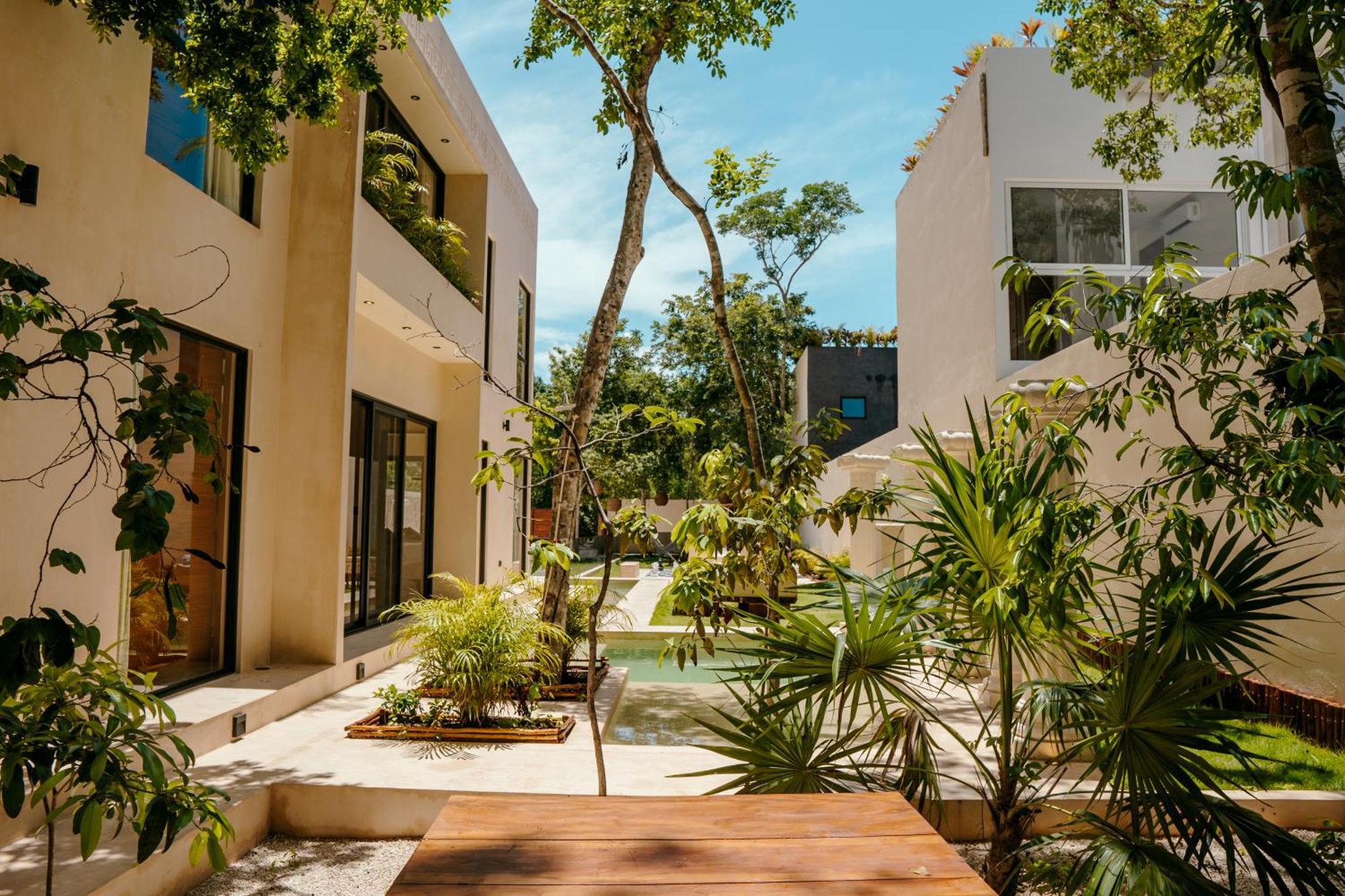 Luxury Large Villa/2 Pools/ Jacuzzi/rooftop/cenote View Tulum