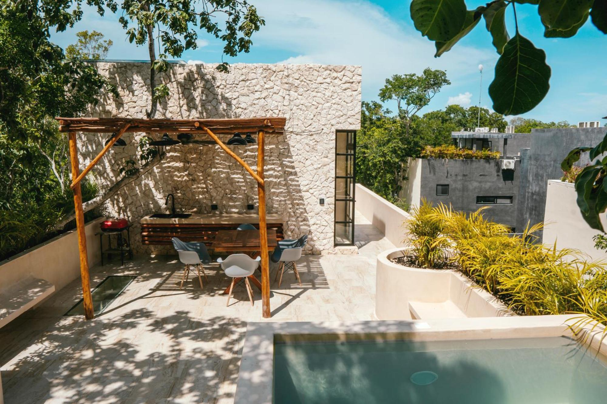 Luxury Large Villa/2 Pools/ Jacuzzi/rooftop/cenote View * Tulum
