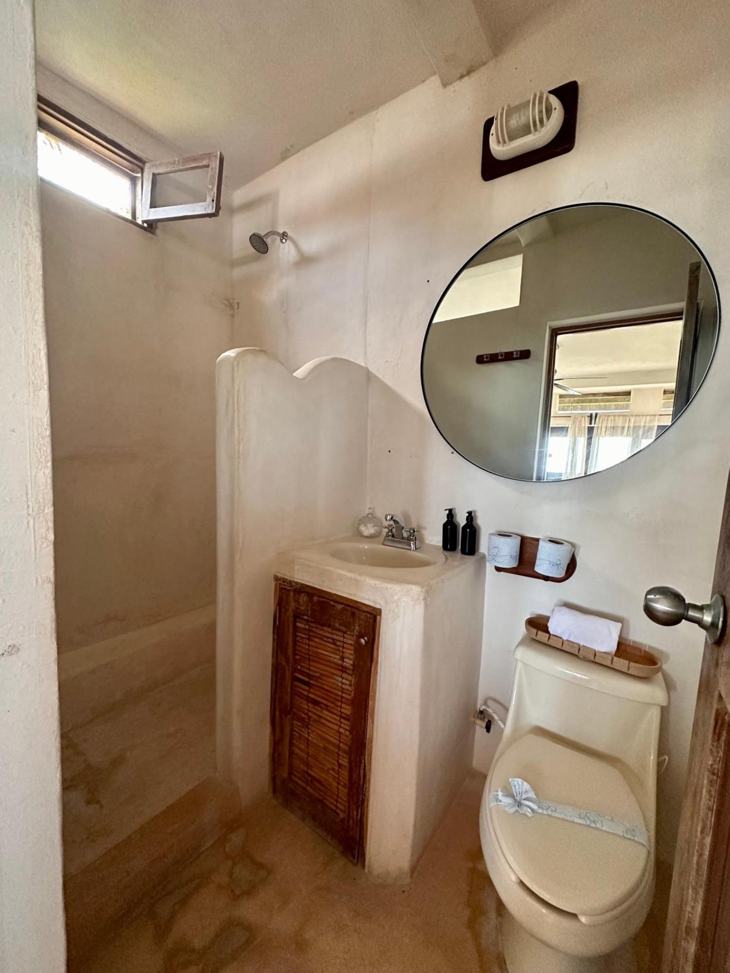 La Conchita (adults Only)