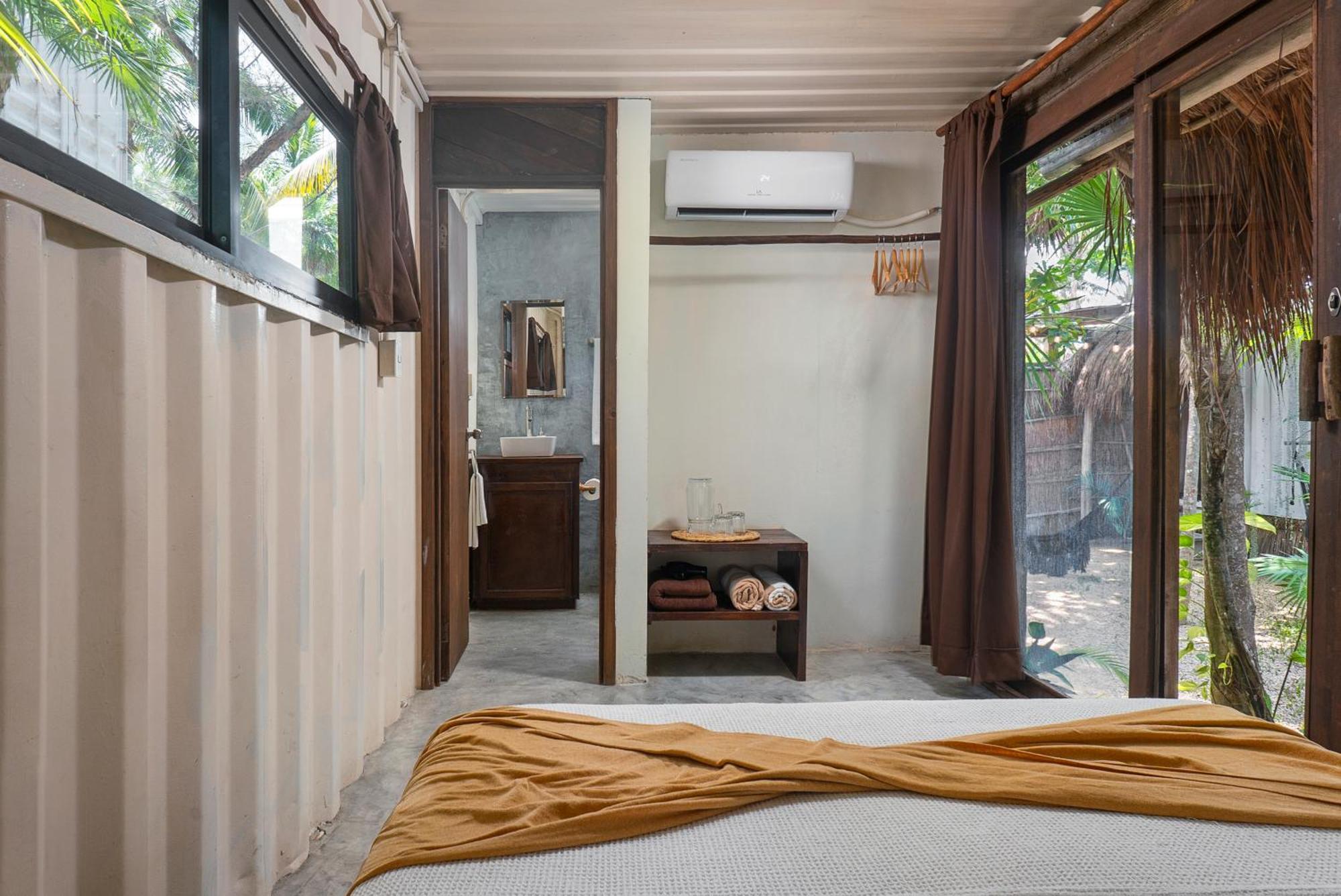 Hotel Pal Mar Glamtainer