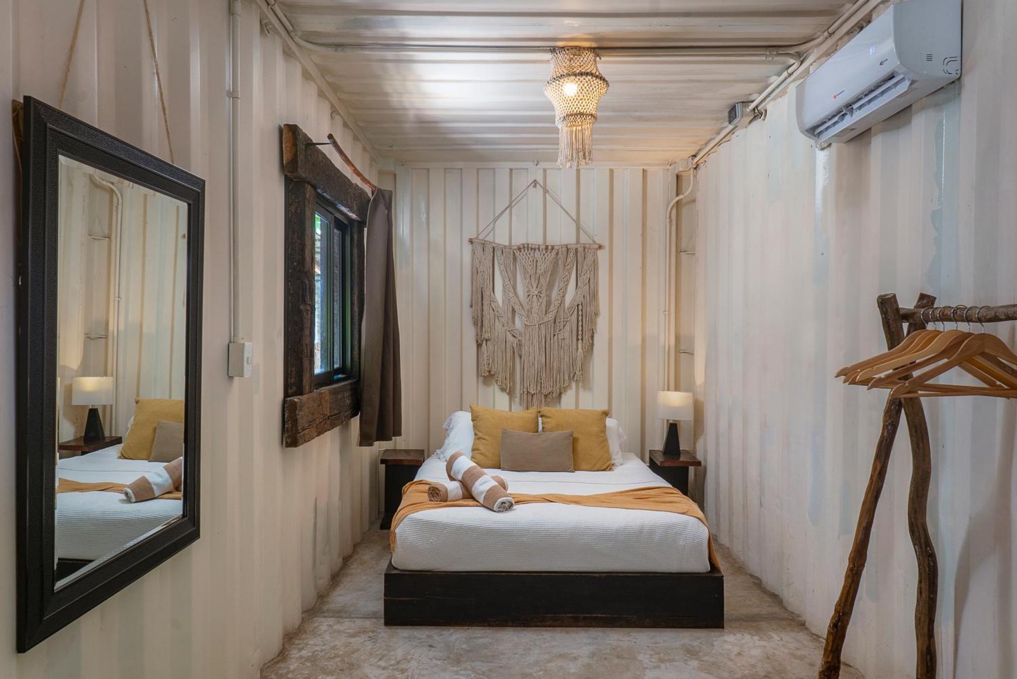 Hotel Pal Mar Glamtainer