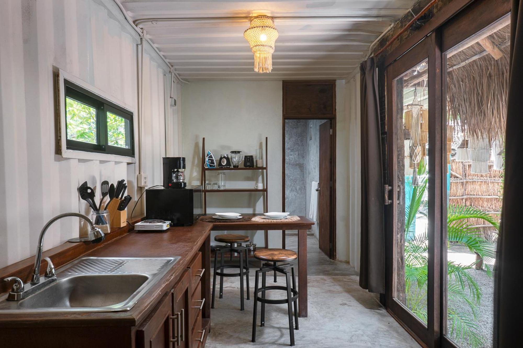 Pal Mar Glamtainer Hotel *