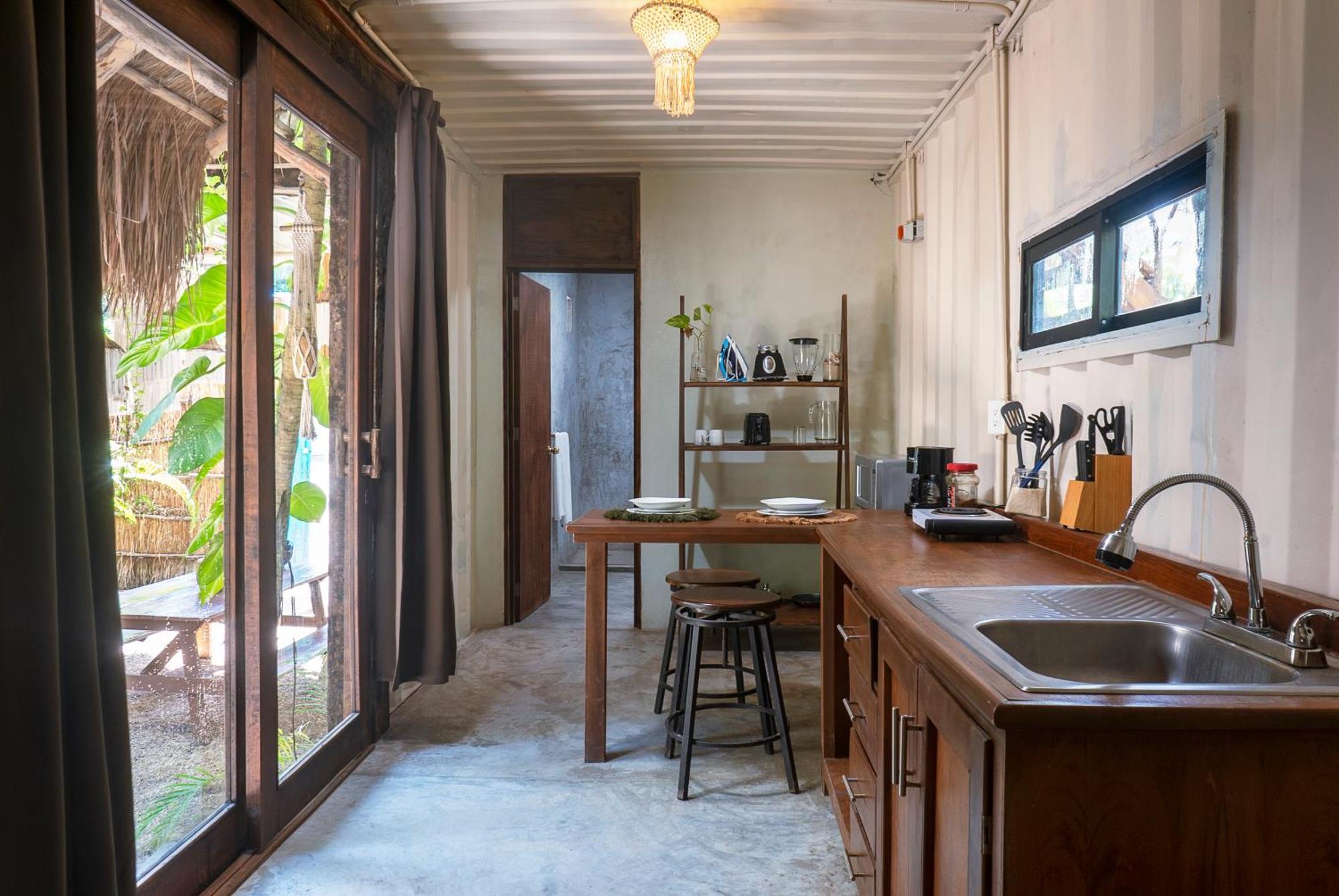 Pal Mar Glamtainer *