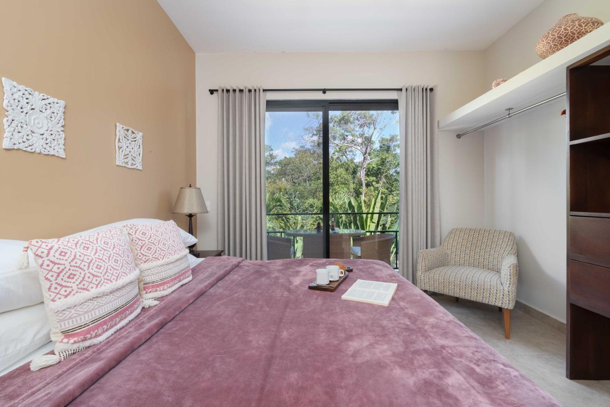 Stunning For 10-cabana-private Pool-parking