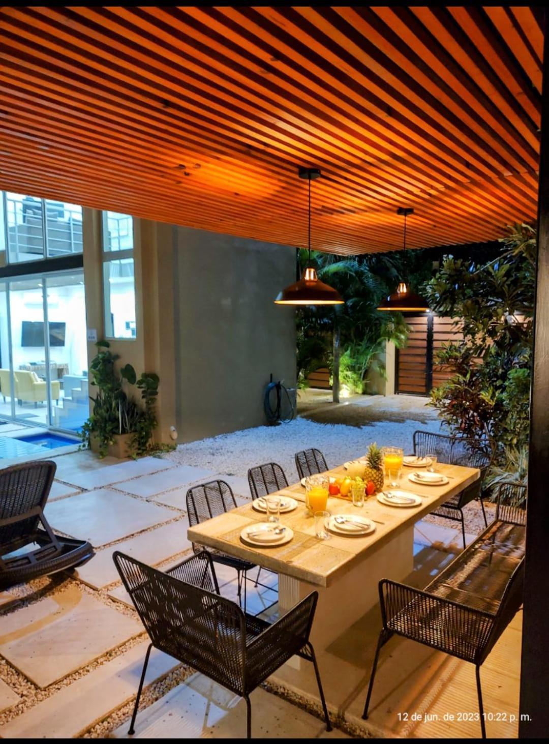 Holiday home Private Modern Villa-pool Beds-ac-internet-parking-grill