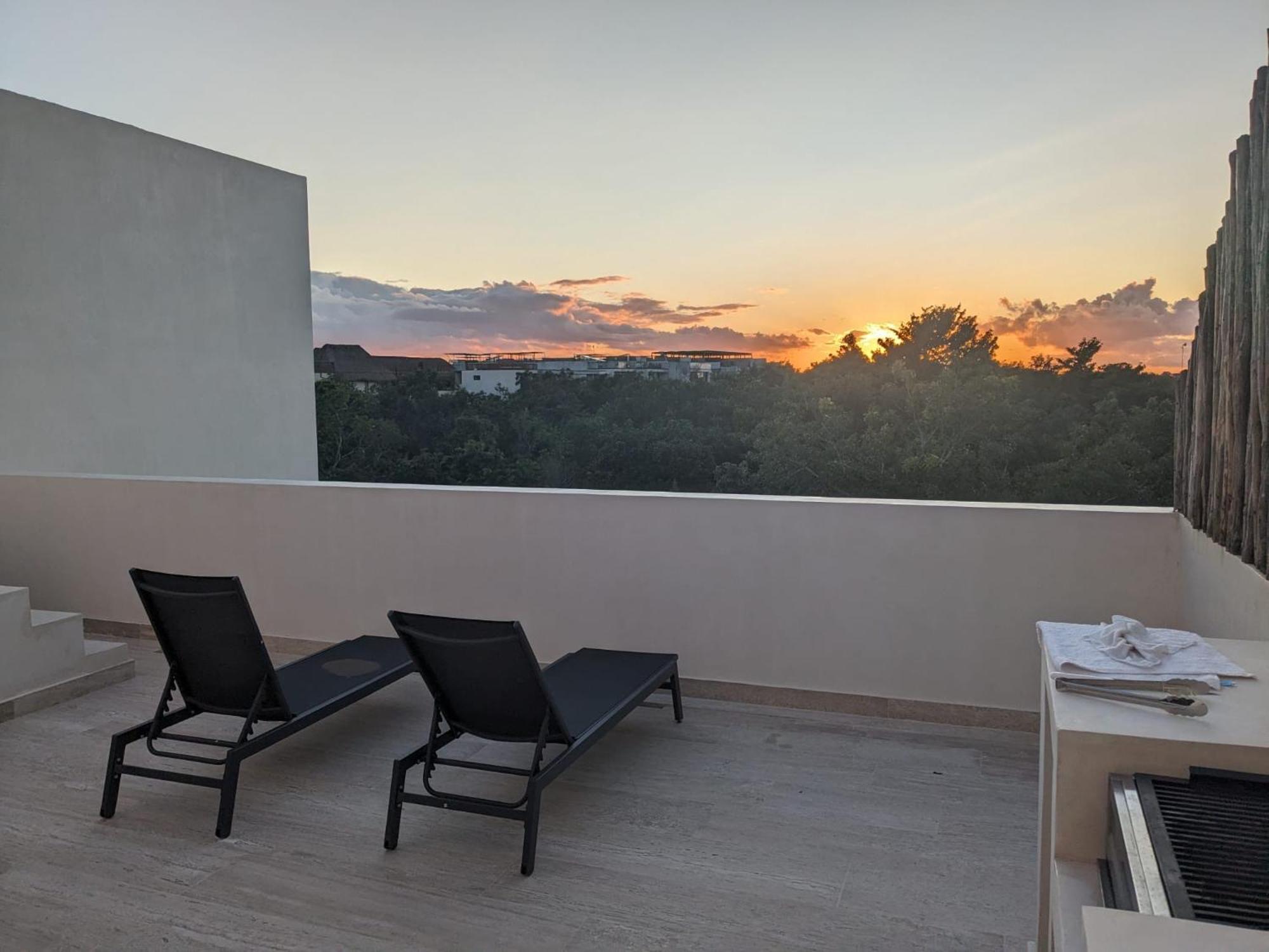 New Luxury Ph With Private Terrace & Plunge Pool