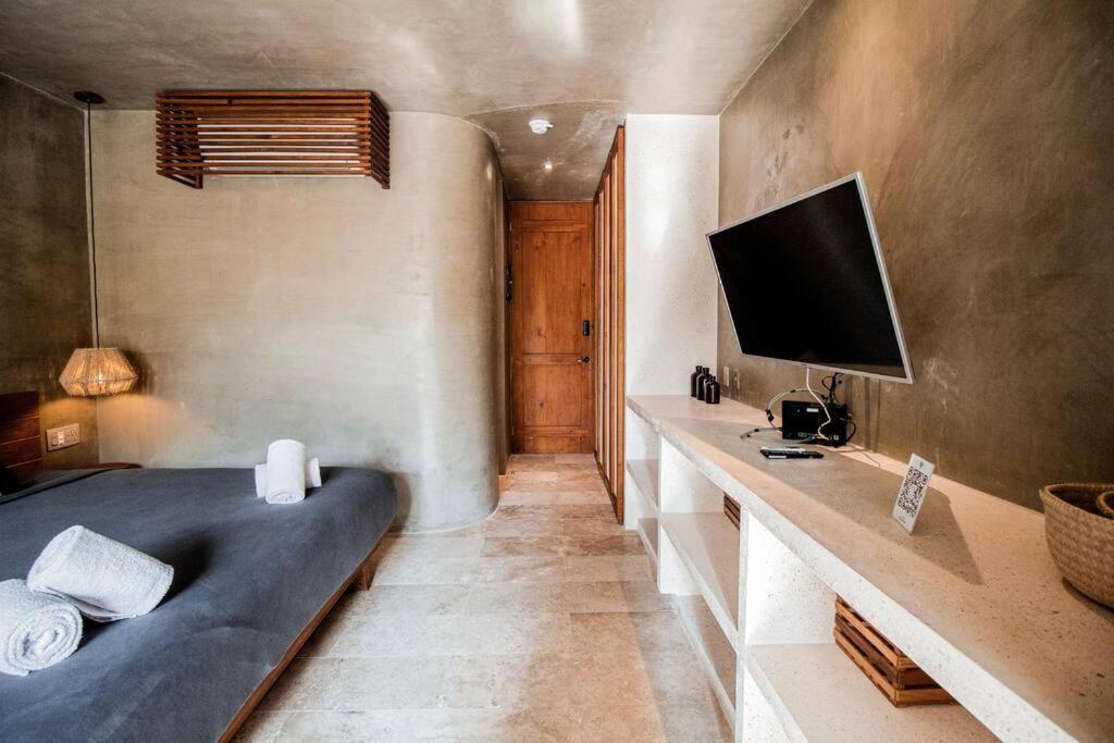 Cozy In The Jungle With Private Pool Plunge