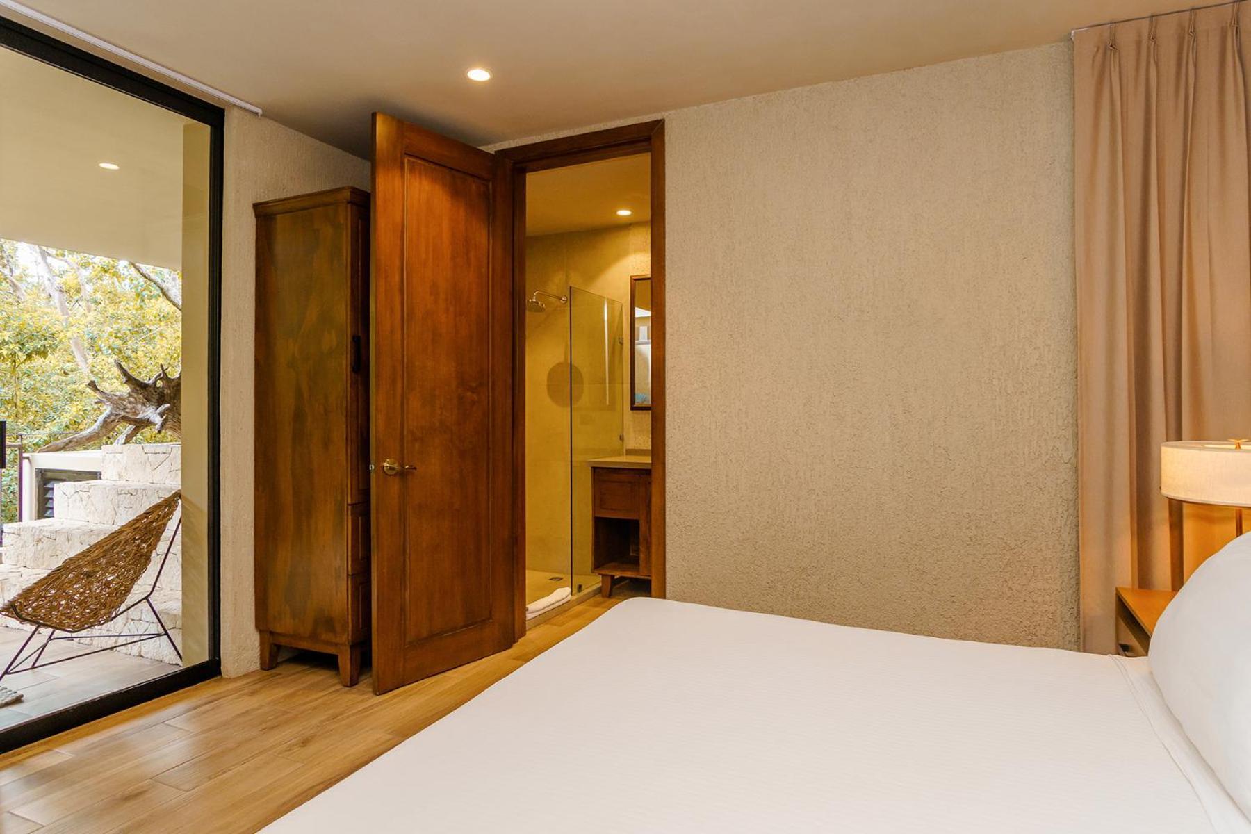 Luxurious Oasis Jacuzzi With Art Gallery And Pool Tulum