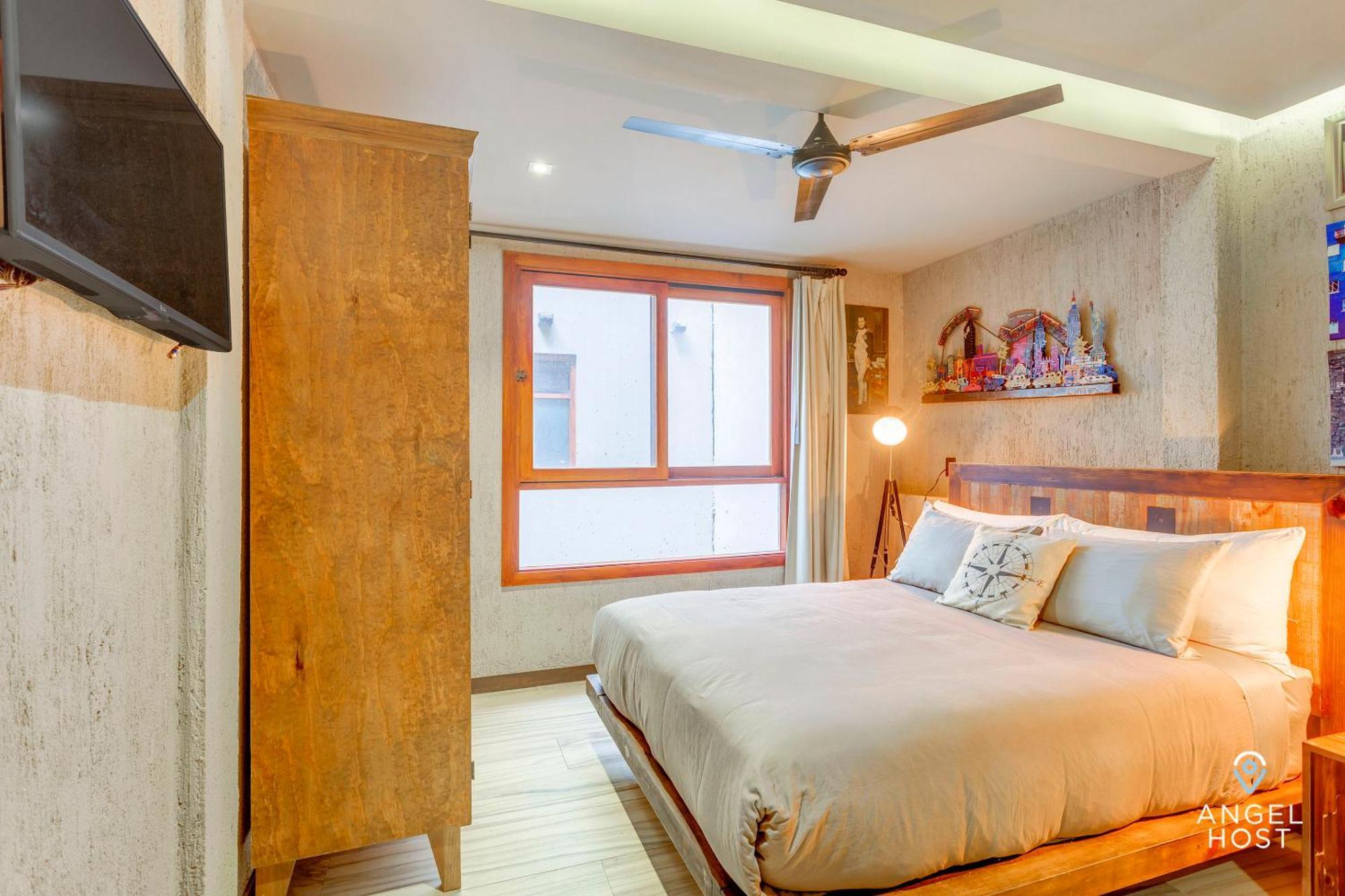 Apartment Luxurious Oasis Jacuzzi With Art Gallery And Pool