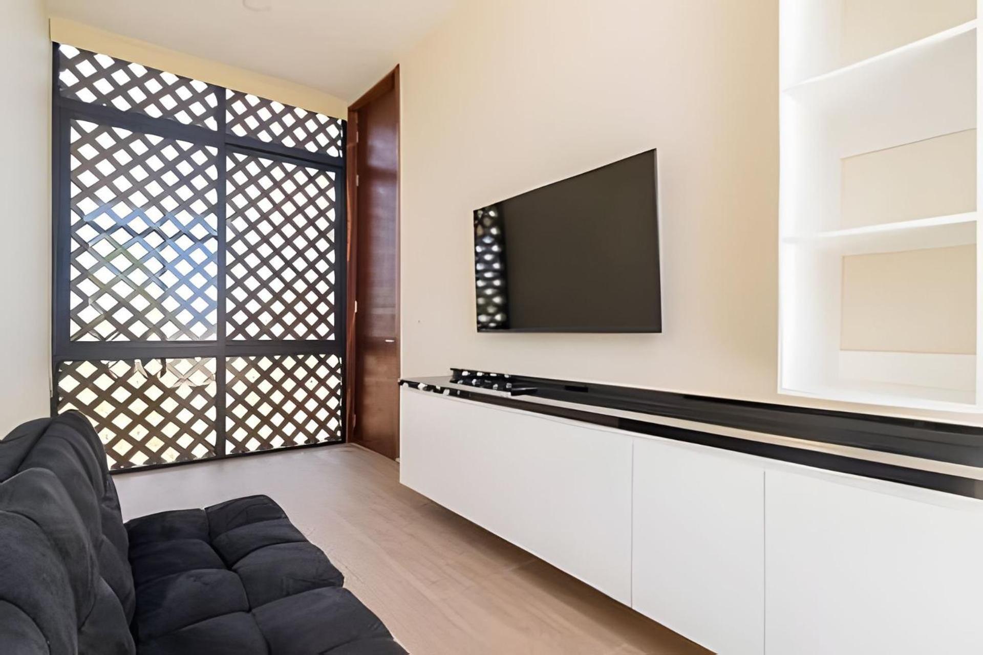 Penthouse With Private Pool Moots 303 *