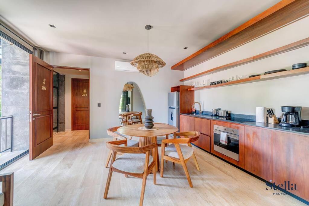 Luxurious Oasis Jacuzzi With Art Gallery And Pool Apartment Tulum