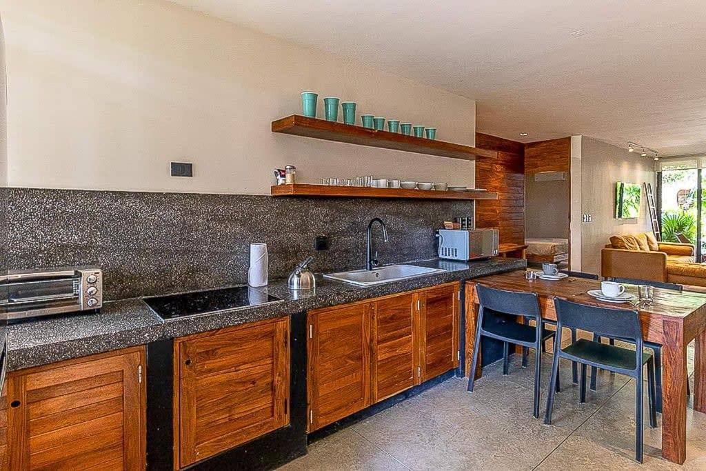 Great Value Luxury Minutes From Beaches Apartment *