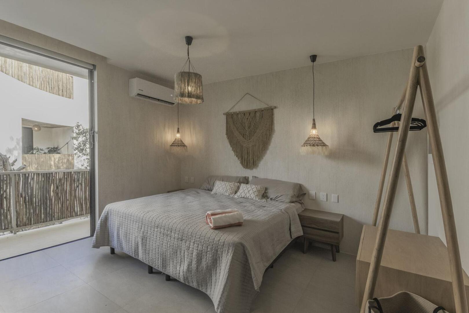 Tanik By Lockey Hotel
