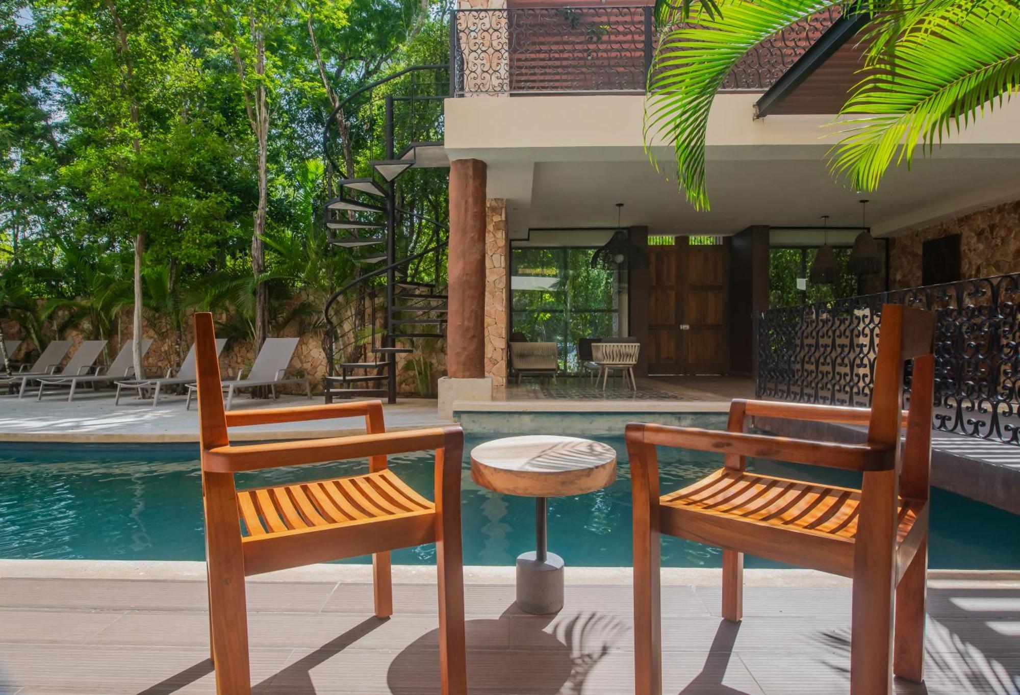 Luxury Aldea Zama 2bed - 2bat Private Terrace & Swim Up Apartment Tulum