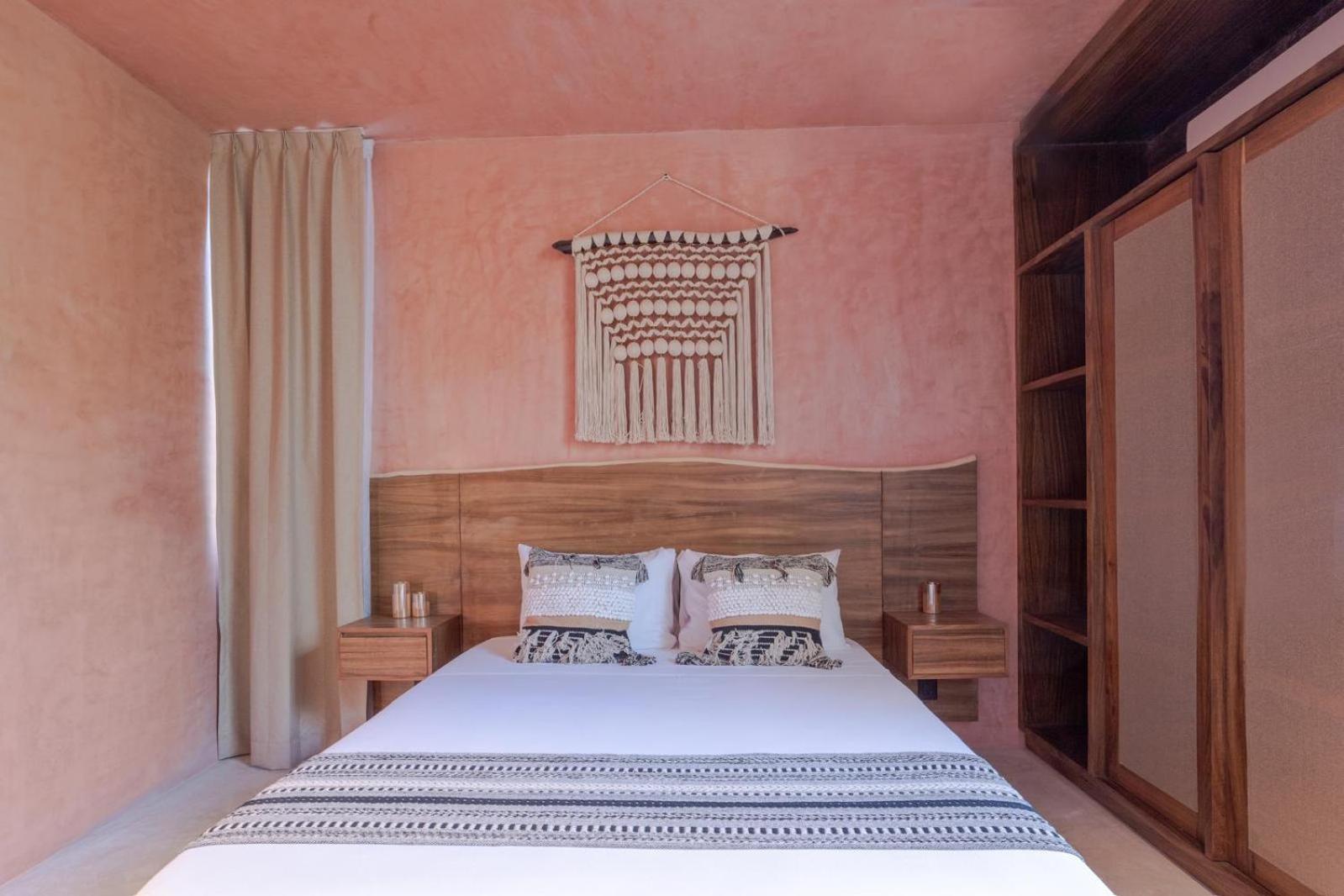 Primrose Jungle Paradise Villa, 3brd, Island Shower, 2 Private Pools, Gourmet Dining & 24hr Security *