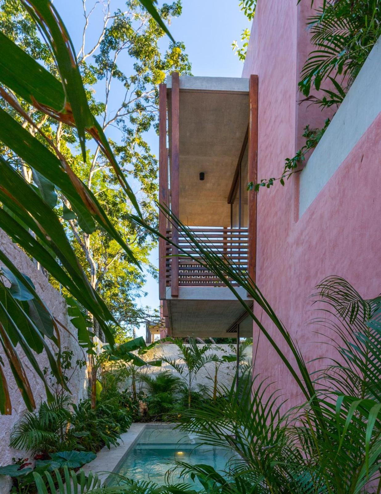 Villa Primrose Jungle Paradise Villa, 3brd, Island Shower, 2 Private Pools, Gourmet Dining & 24hr Security Tulum