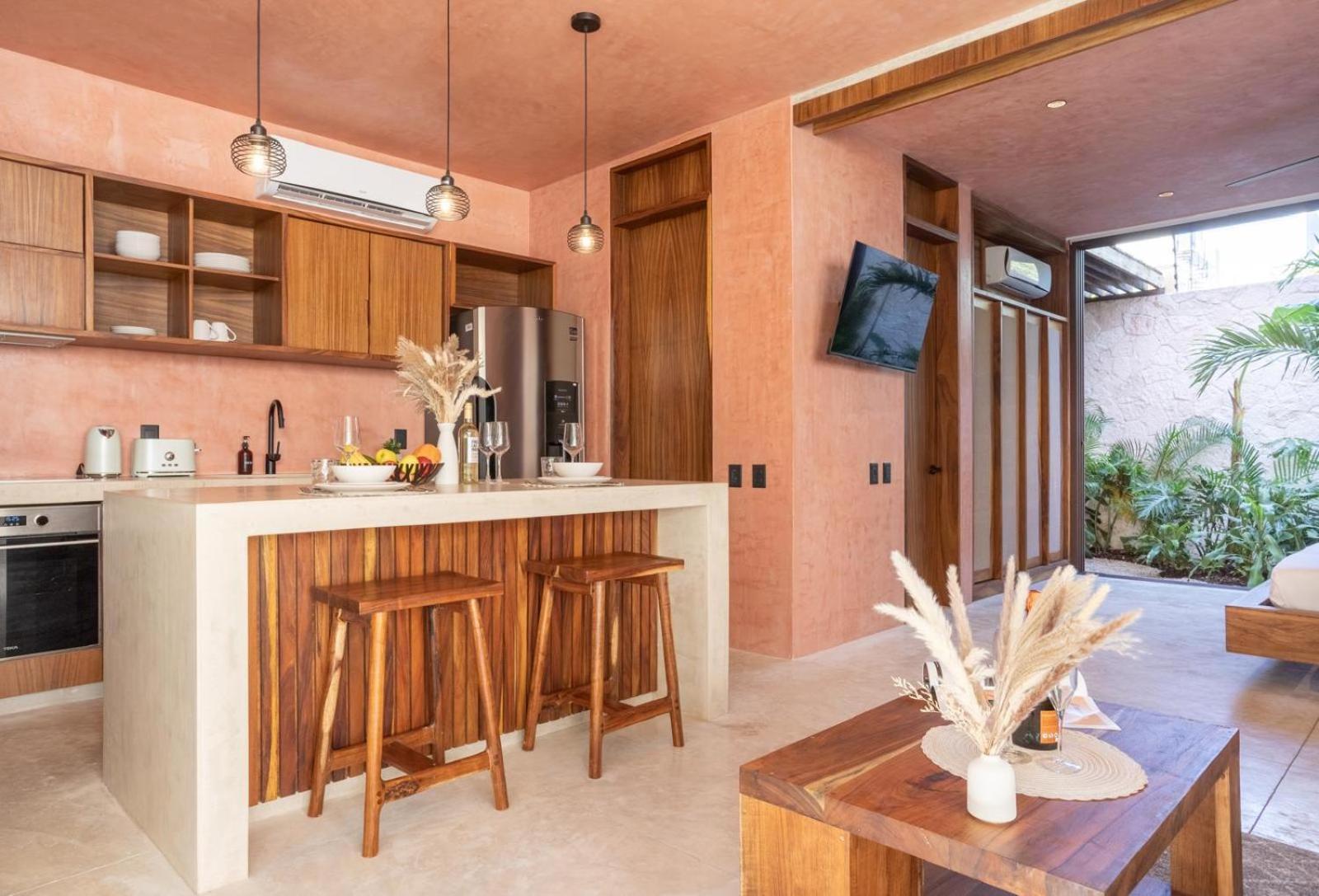 Primrose Jungle Paradise Villa, 3brd, Island Shower, 2 Private Pools, Gourmet Dining & 24hr Security Villa