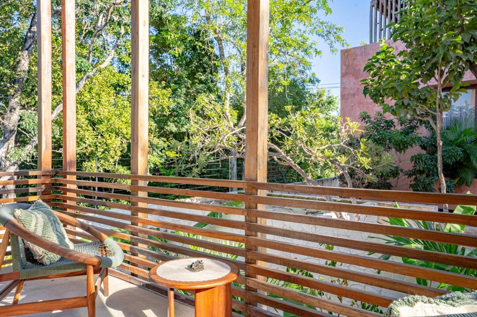 Primrose Jungle Paradise Villa, 3brd, Island Shower, 2 Private Pools, Gourmet Dining & 24hr Security * Tulum