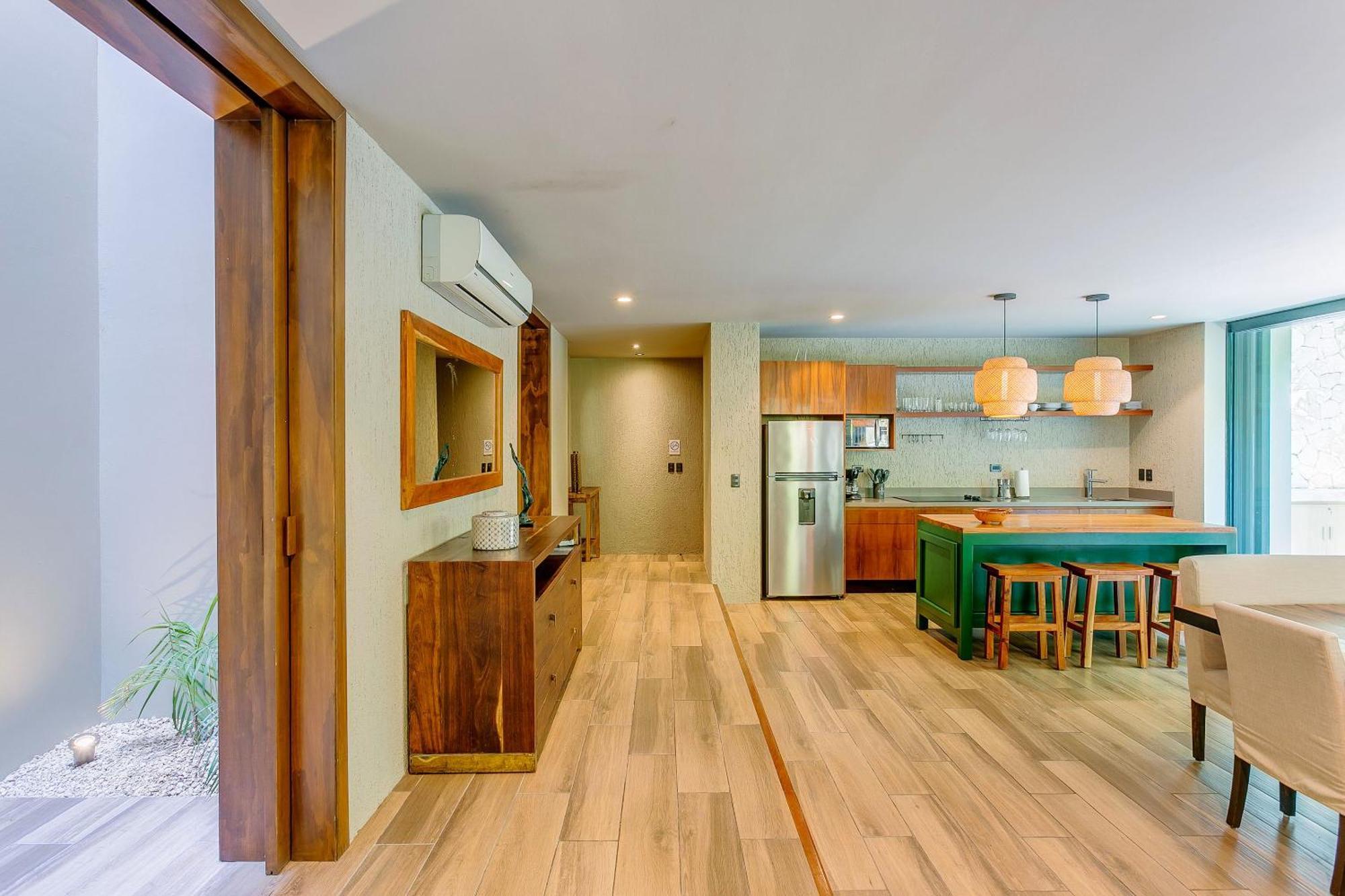 Apartment Luxurious Oasis Jacuzzi With Art Gallery And Pool *