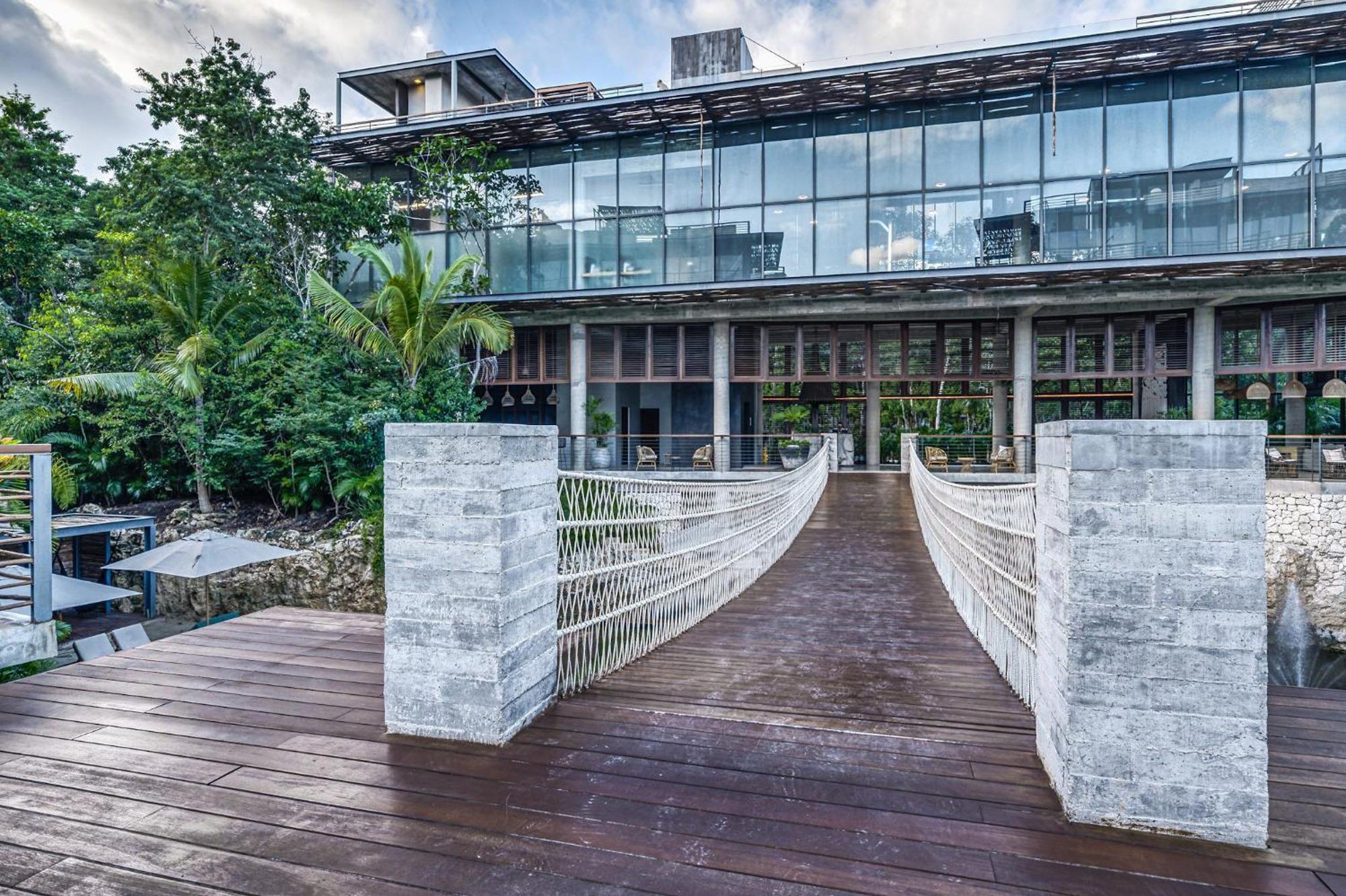 Apartment Unique 1br Swim Up Cenote, And Gym