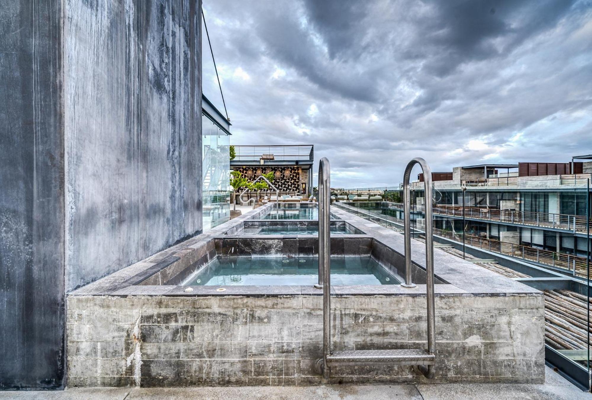 Unique 1br Swim Up Cenote, And Gym *