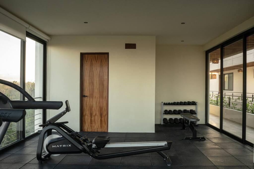 New 1 Bed - - Private Terrace Apartment