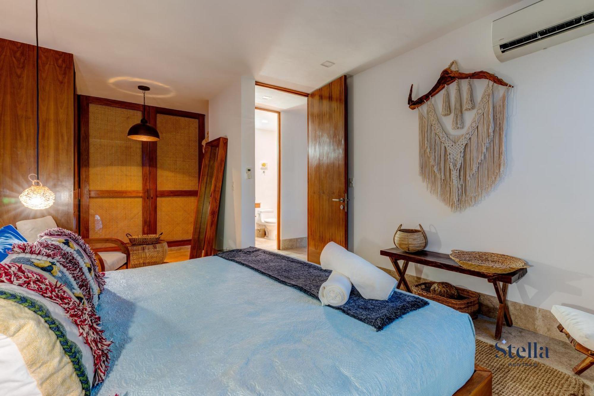 Private Rooftop 1br With Stunning Common Areas Apartment