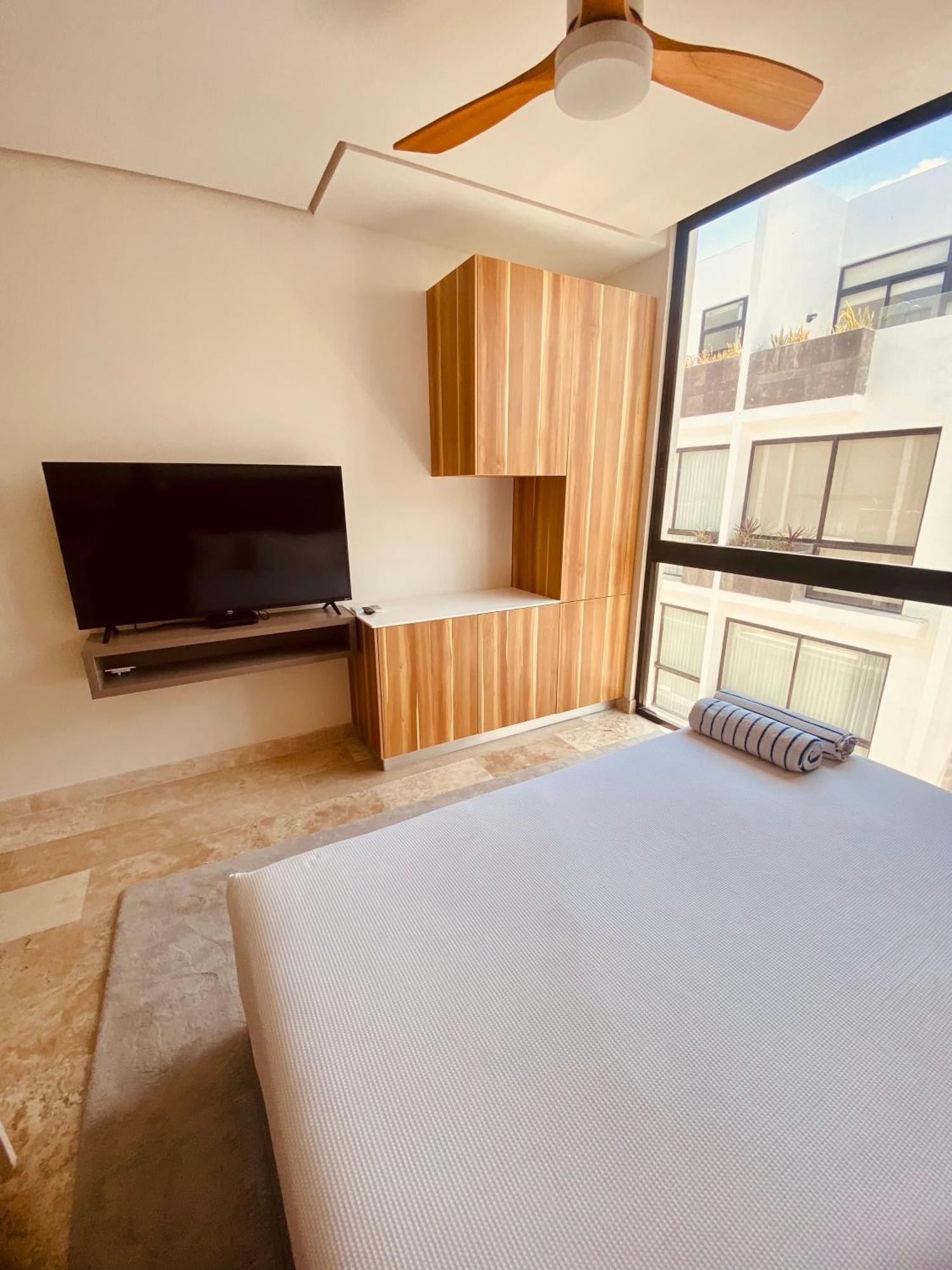 Apartment Oscar Wilde - Ph With Private Rooftop And Plunge Pool & Gym & Club Access