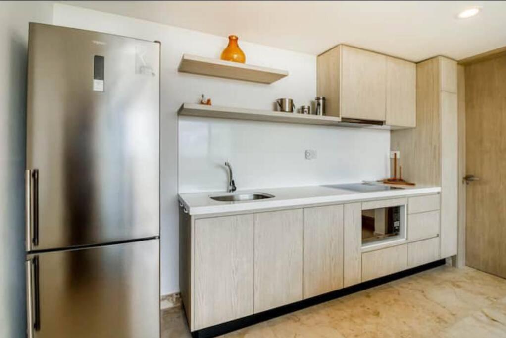 Beautiful With Rooftop Pool And Fitness Area