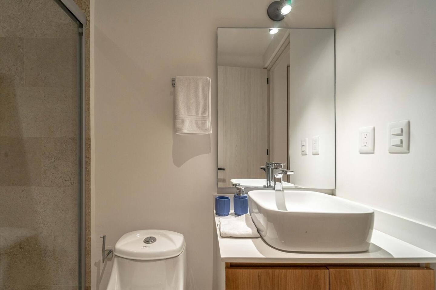 Holiday home King With Private Balcony, Gym And Rooftop Pool