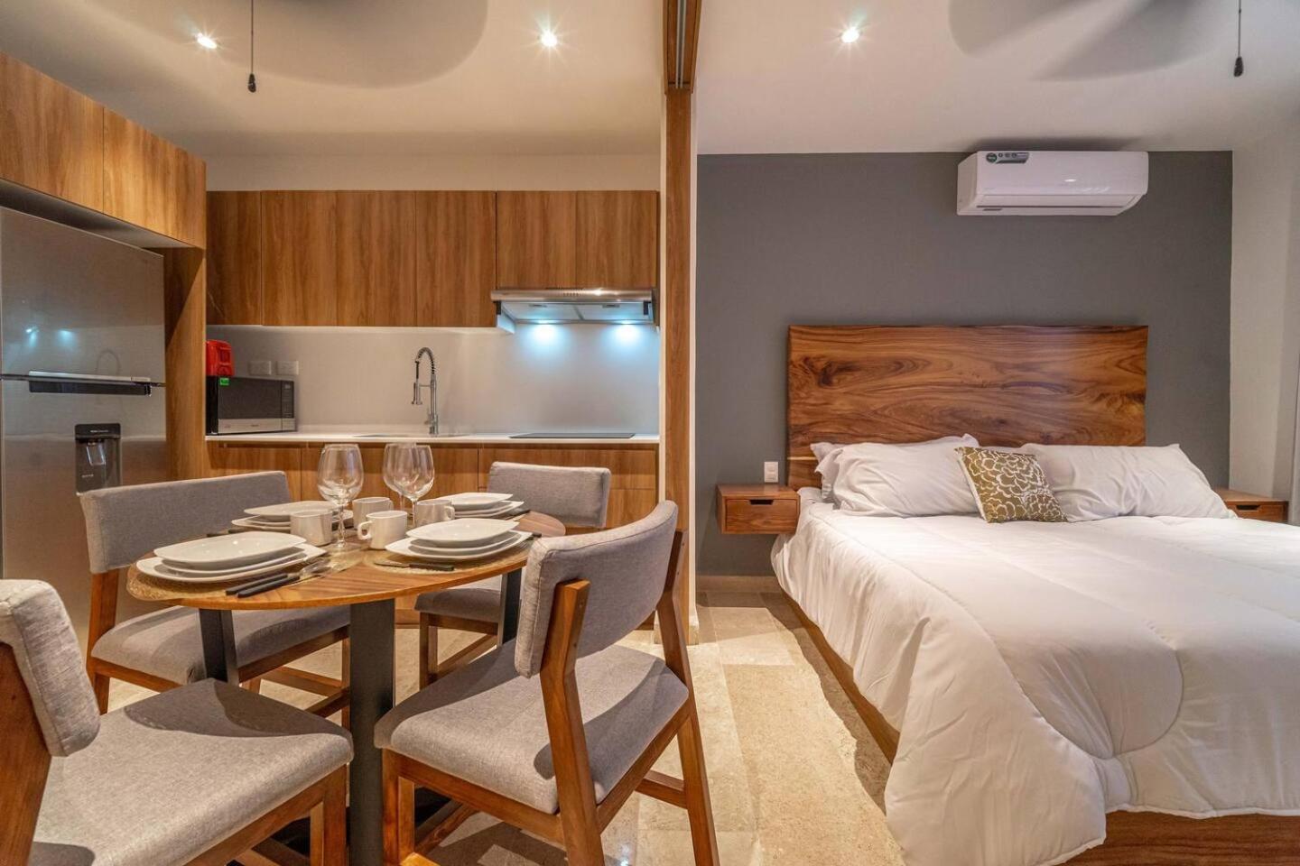 King With Private Balcony, Gym And Rooftop Pool Tulum