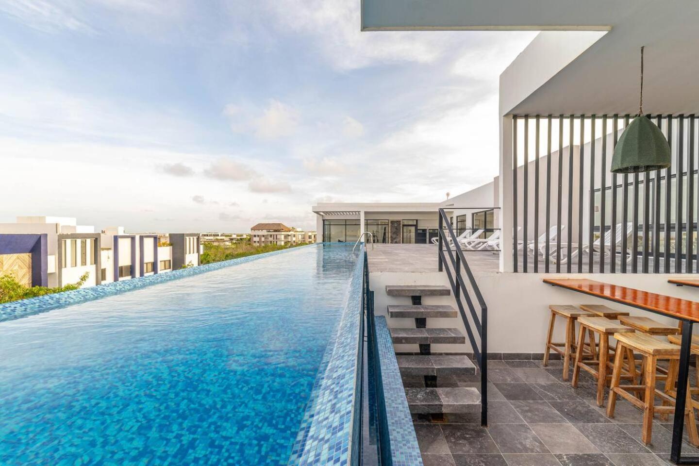 Stylish Boho With Rooftop Pool Holiday home