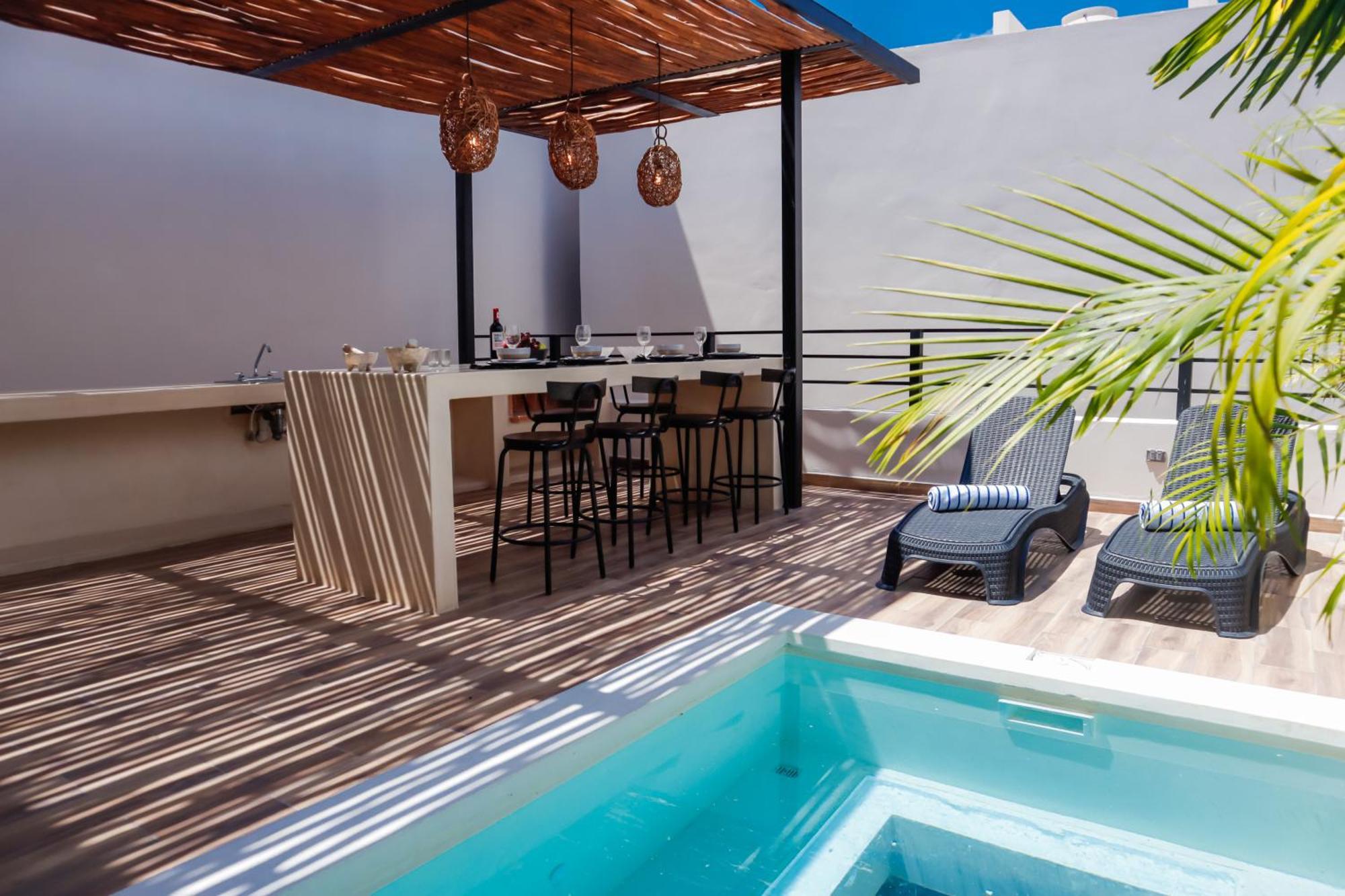 La Joya Villa *