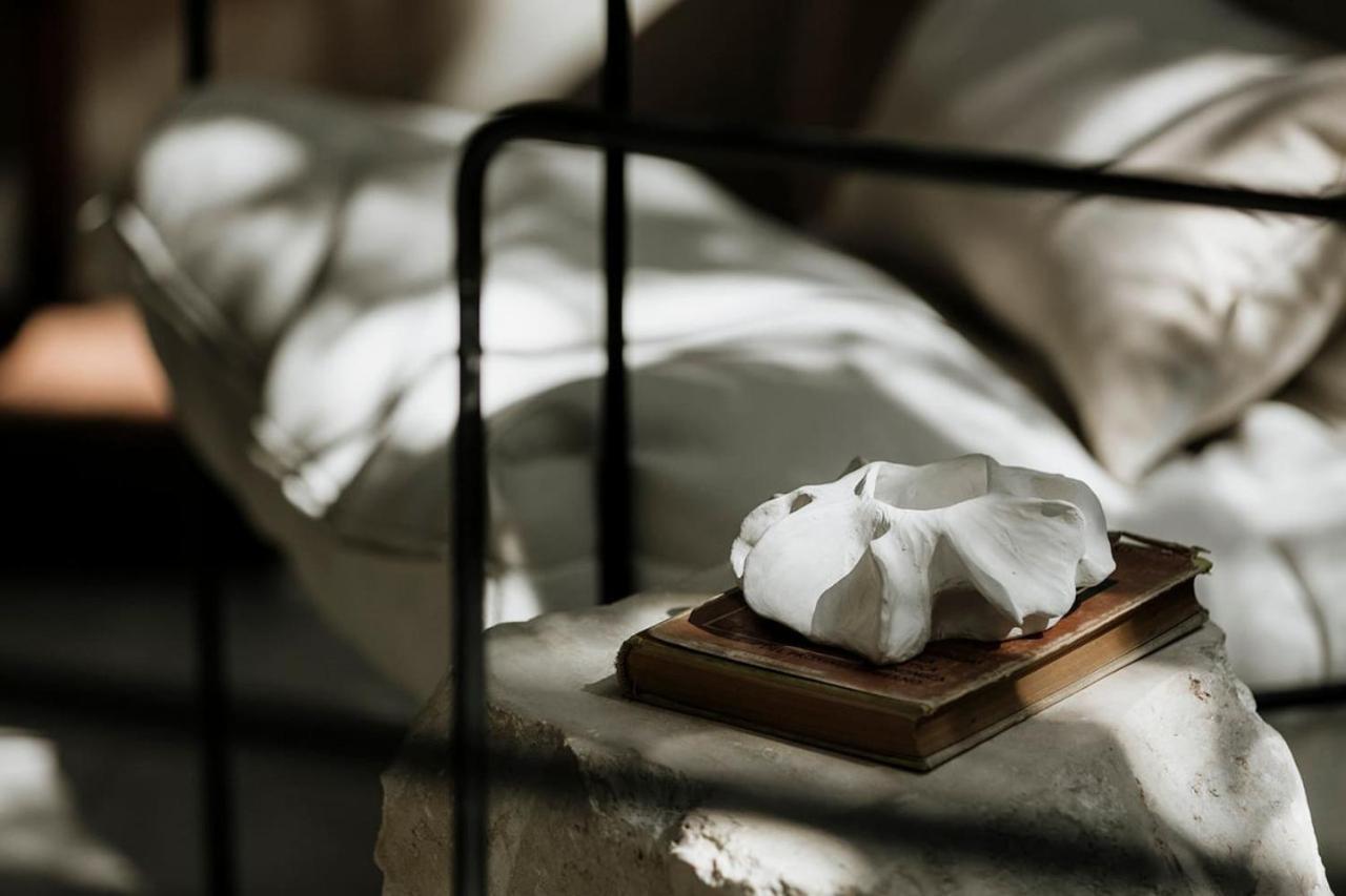 Mar Y Miel Noir Modern * Tulum