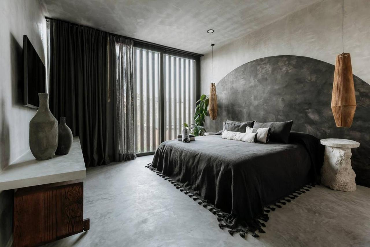 Mar Y Miel Noir Modern * Tulum