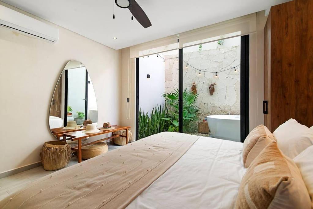 Jade Contemporary Escape Apartment