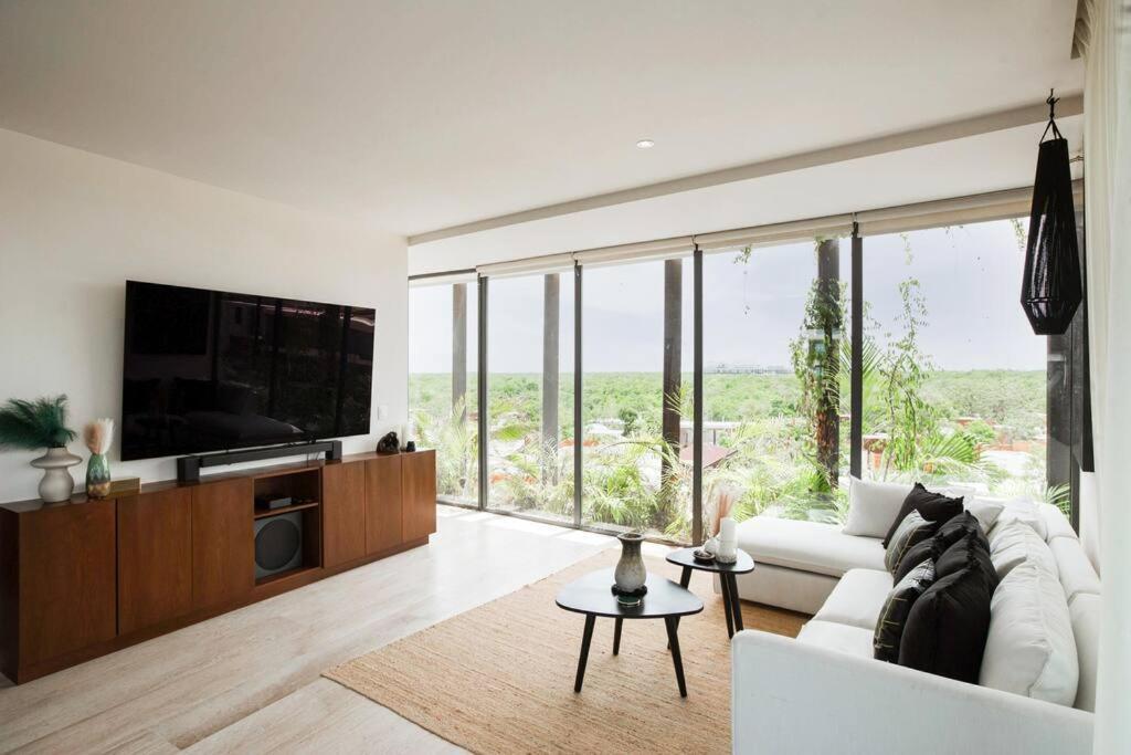 Jungle Oasis Luxury Penthouse With 6 Pools