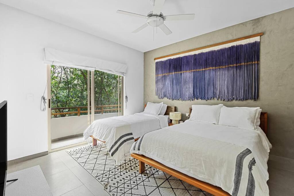 Apartment Stylish 2bd In Prime Location With Balcony *