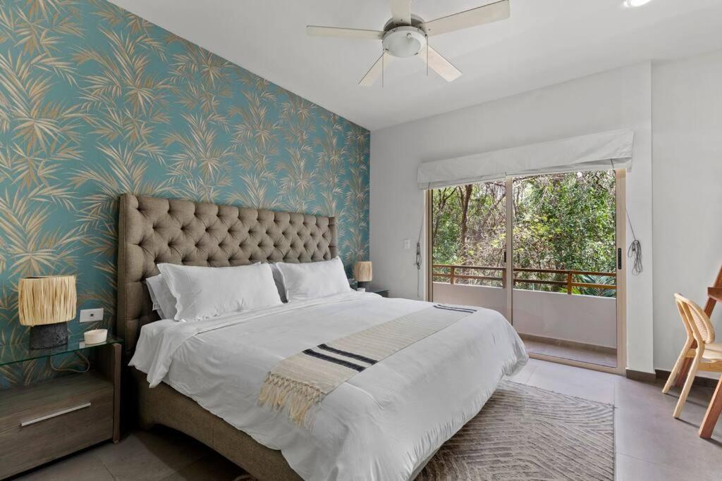 Apartment Stylish 2bd In Prime Location With Balcony *