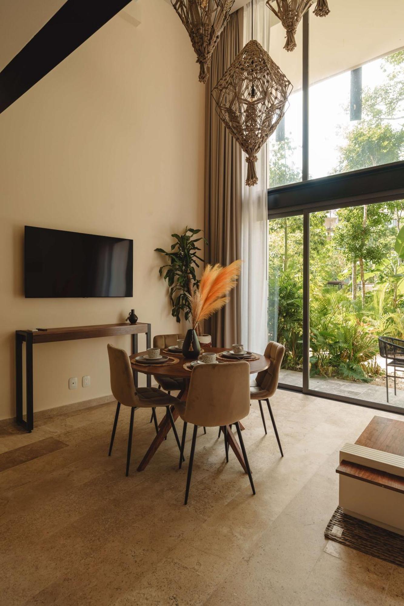 Luxury Loft With Pools, Gym, Rooftop And Panoramic Views