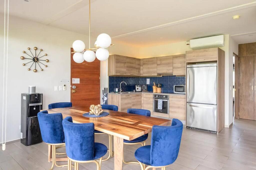 Apartment Designer Penthouse - Jungle Views, Bike To