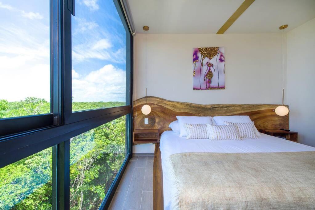 Designer Penthouse - Rooftop Pool & Jungle View Apartment