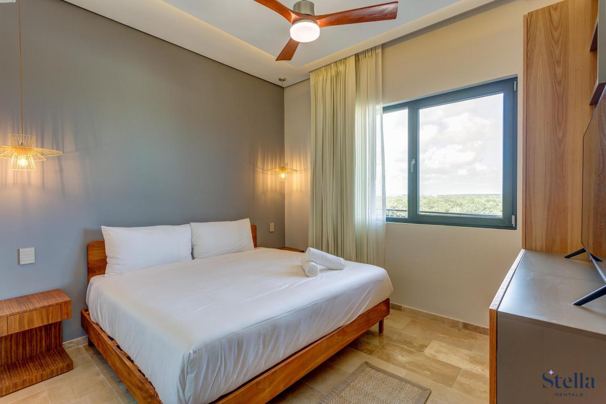 Ocean Views Luxury Community Private Rooftop Pool Holiday home *