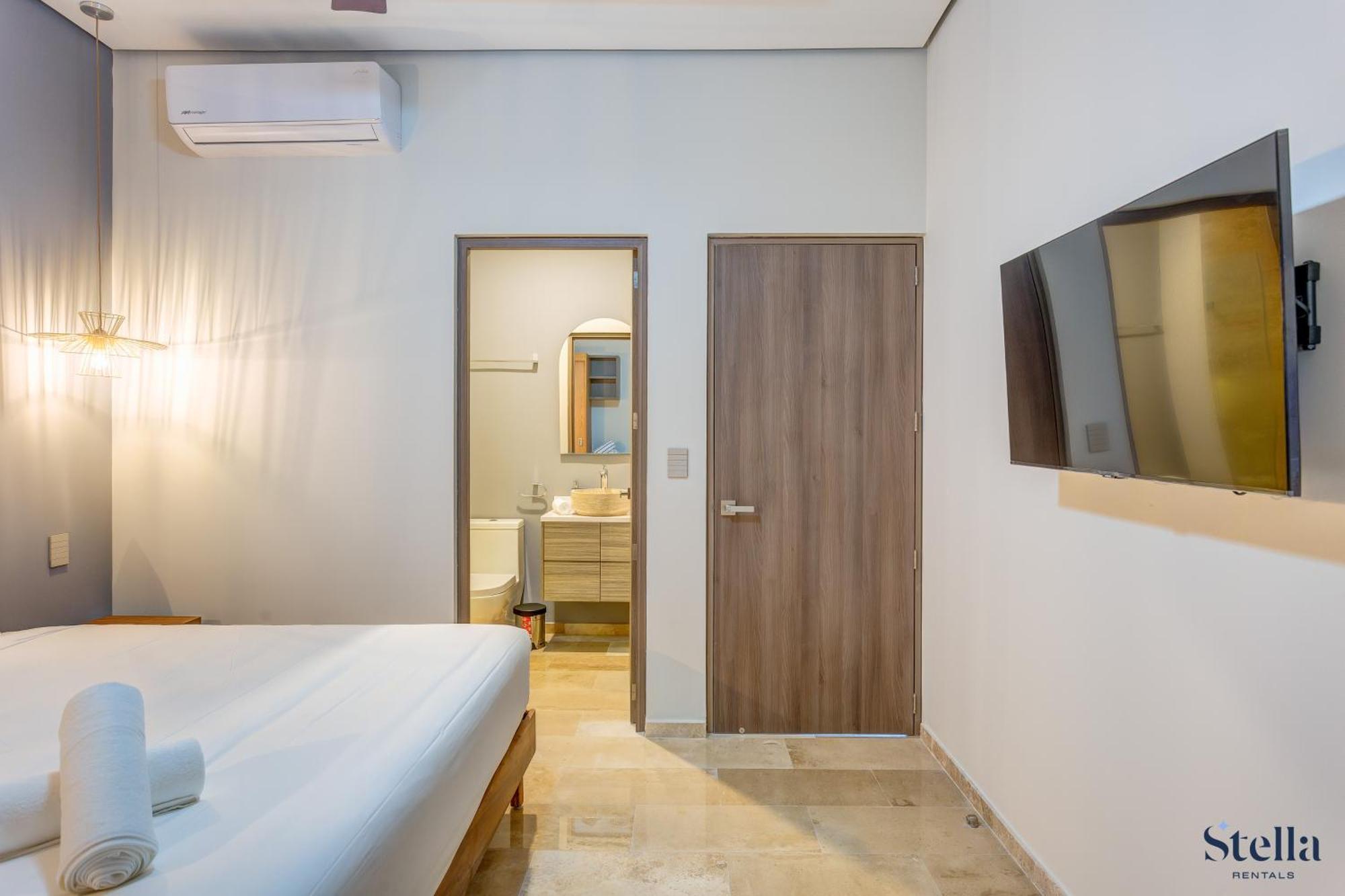 Ocean Views Luxury Community Private Rooftop Pool Holiday home