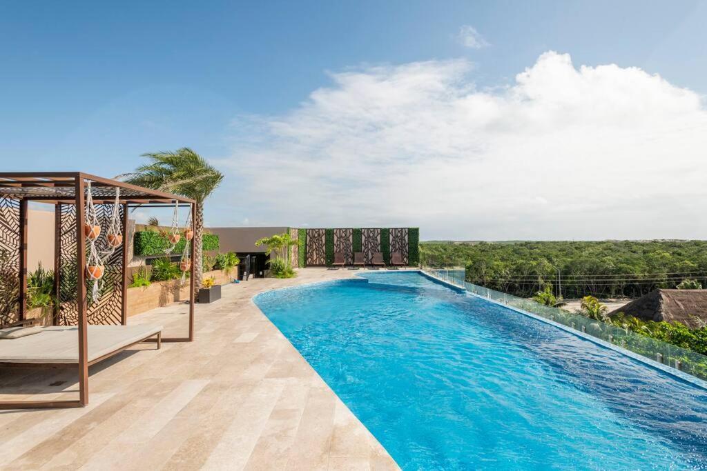 Penthouse Retreat Private Pool & Premium Amenities *
